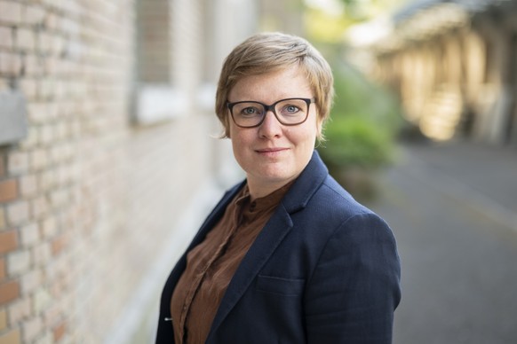 Stadtraetin Ursina Anderegg, Co-Praesidentin des Gruenen Buendnis Bern, am Freitag, 15. Maerz 2024 im Marziliquartier in Bern. Ursina Anderegg kandidiert fuer die Gemeinderatswahlen 2024. Die Stimmbue ...