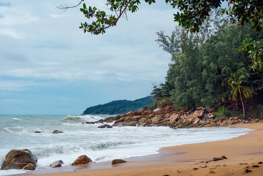 Peaceful Shoreline at Banana Beach, Choeng Thale, Phuket, Thailand Choeng Thale, Phuket, Thailand R_EPZT25102305-1869206-01