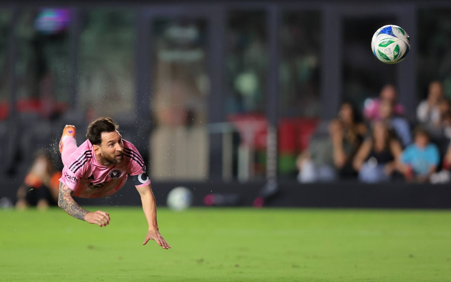 MLS, Fussball Herren, USA MLS Cup Playoffs-Round One-Nashville SC at Inter Miami CF Oct 24, 2025 Fort Lauderdale, Florida, USA Inter Miami CF forward Lionel Messi 10 scores against Nashville SC during ...