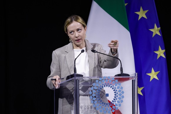 epa12897809 Italian Prime Minister Giorgia Meloni speaks at the 76th National Assembly of Italian hoteliers' association Federalberghi in Rome, Italy, 18 April 2026. EPA/FABIO FRUSTACI