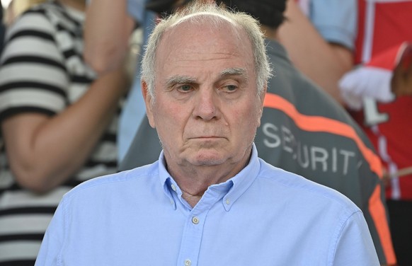 Uli HOENESS Höness,Ehrenpraesident Bayern Muenchen, Einzelbild,angeschnittenes Einzelmotiv,Portraet,Portrait,Porträt. Saison 2022/2023, 22.Spieltag, Spieltag22, FC Bayern Muenchen - Turbine Potsdam am ...