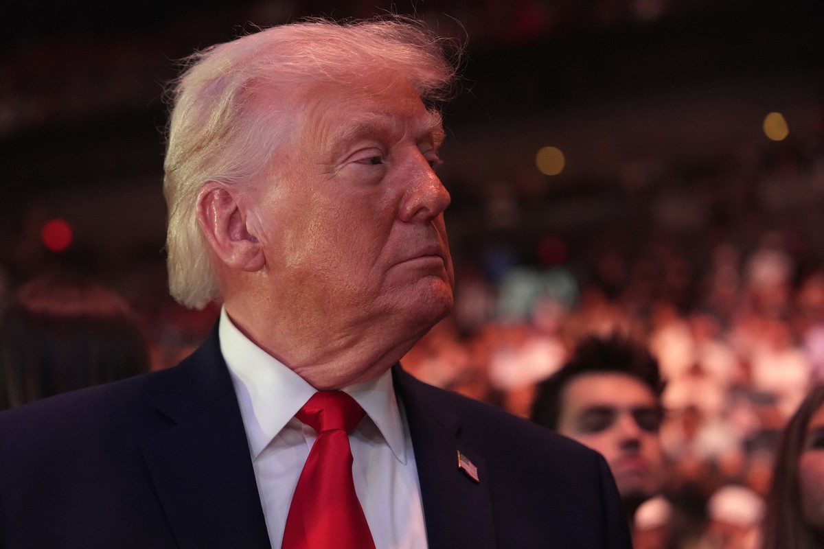 President Donald Trump attends the UFC 327 at Kaseya Center, Saturday, April 11, 2026, in Miami. (AP Photo/Julia Demaree Nikhinson, Pool)
Trump