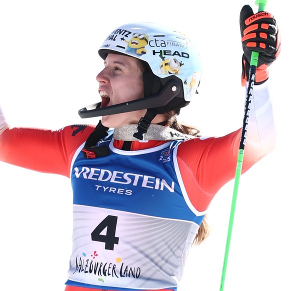 epa11897880 Camille Rast of Switzerland celebrates winning the Women&#039;s Slalom at the FIS Alpine Skiing World Championships in Saalbach Hinterglemm, Austria, 15 February 2025. EPA/ANNA SZILAGYI