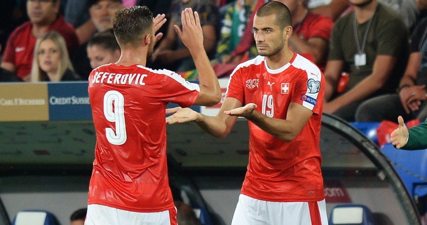 06.09.2016; Basel; Fussball WM Quali - Schweiz - Portugal; Eren Derdiyok (SUI) wird fuer Haris Seferovic (SUI) eingewechselt
(Steffen Schmidt/freshfocus)