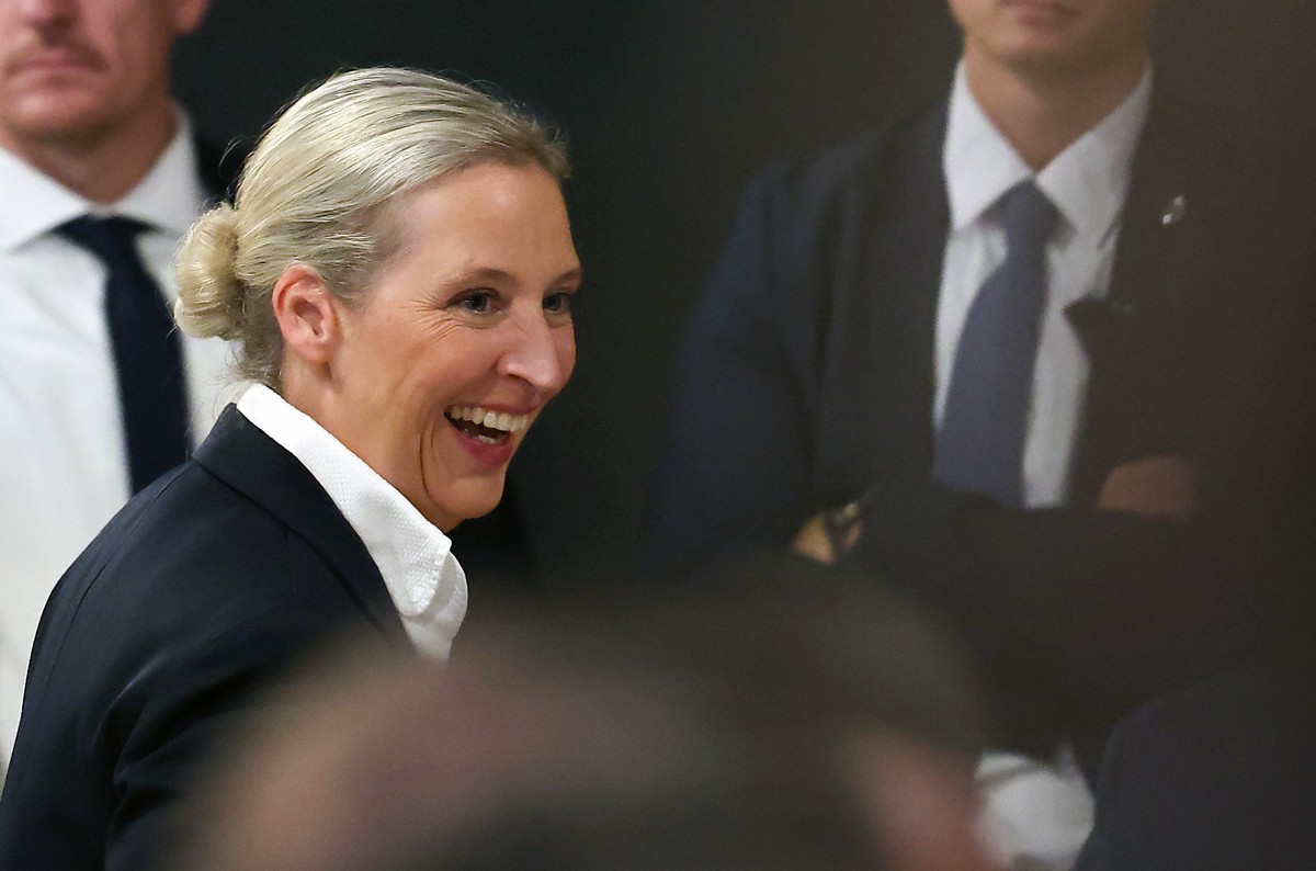 epa13217520 Party and parliamentary group co-chairwoman Alice Weidel arrives for the the far-right Alternative for Germany (AfD) election party following Saxony-Anhalt state election is seen in Magdeb ...