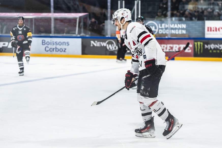 Ken Jaeger (LHC) bejubelt den Treffer zum 0:1 im zweiten Eishockey Playoff Halbfinalspiel der National League zwischen dem HC Fribourg-Gotteron (HCFG) und dem Lausanne HC (LHC) am Dienstag 1. April 20 ...