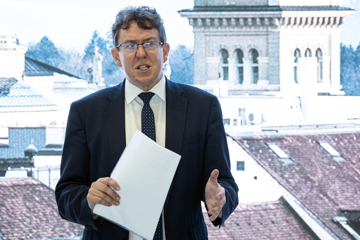 Albert Roesti, Praesident von der SVP Schweiz, aeussert sich an einer Medienkonefernz ueber Forderungen zum Schutz von Covid-19 unter Ausschluss von Notrecht sowie bei einer zweiten Welle, am Samstag, ...