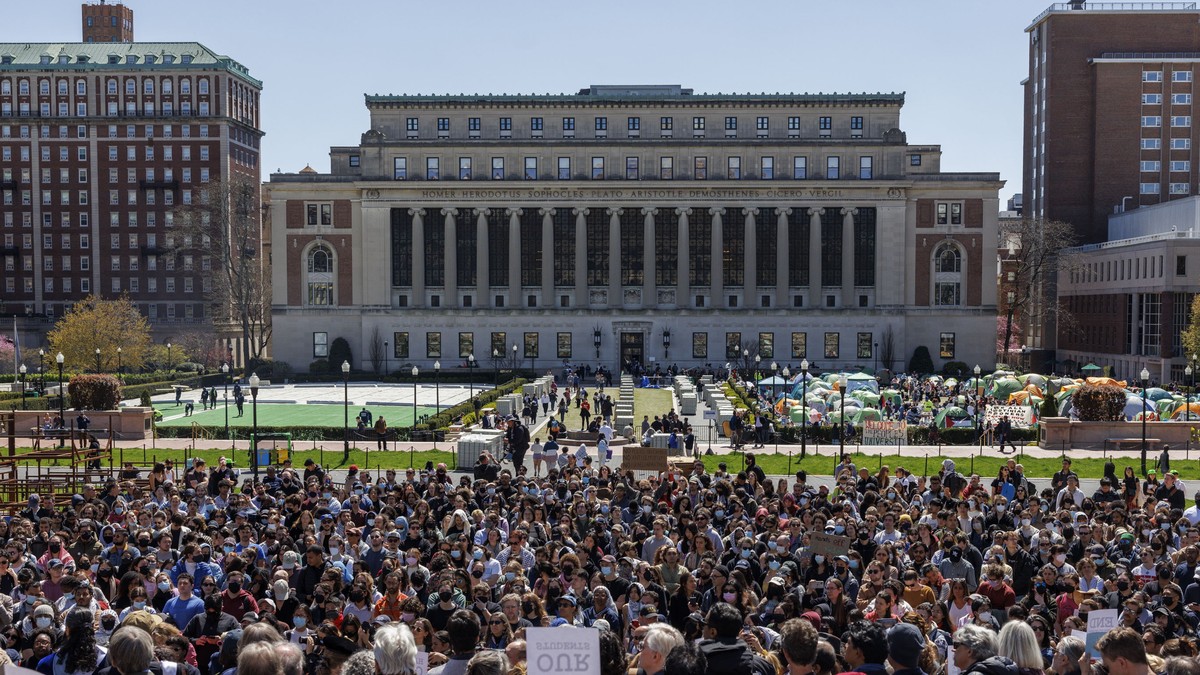 epa11294701 Columbia University professors and other supporters protest the university's recent actions to the pro-Palestinian students' camp on the university's campus, on the steps of ...