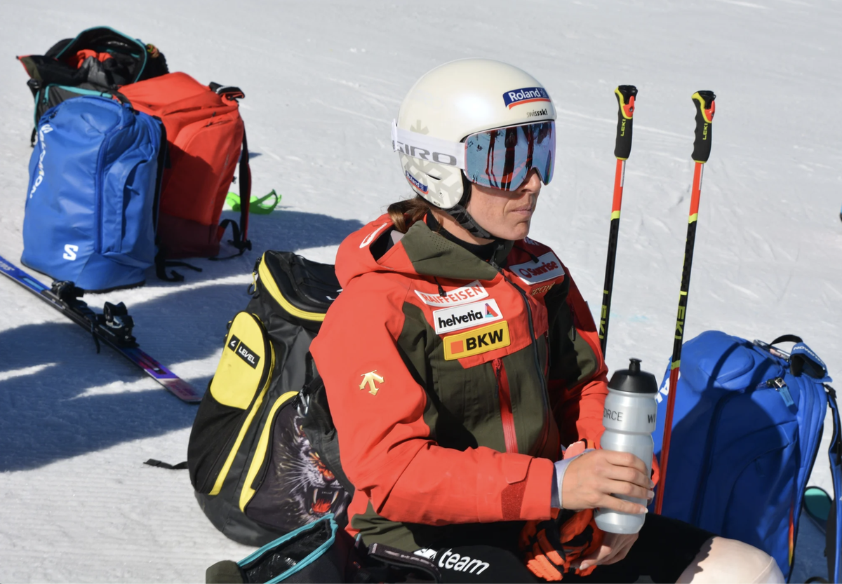 Jasmine Flury gönnt sich eine Trinkpause.