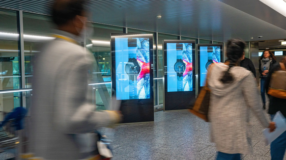 Werbefreie Zonen sind am Flughafen Zürich selten.