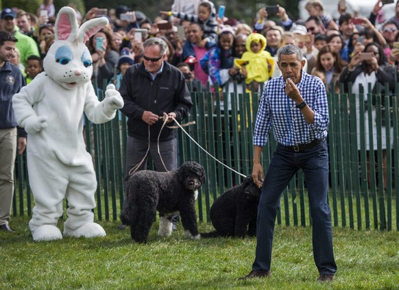 Barack Obama beim traditionellen Ostereierrollen am Montag.<br data-editable="remove">