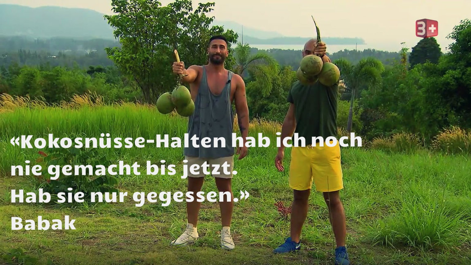 Was für eine ausgefuchste Challenge: Wer kann länger Kokosnüsse halten?