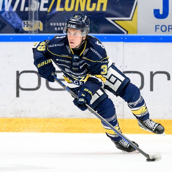 241130 HV71s Jamiro Reber under ishockeymatchen i SHL mellan HV71 och Link