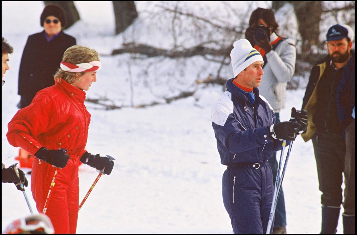 ARCHIVES - LA PRINCESSE LADY DIANA ET LE PRINCE CHARLES D ANGLETERRE FONT DU SKI A KLOSTERS EN SUISSE Klosters Suisse *** Archiv DIE PRINZESSIN LADY DIANA und der Prinz CHARLES D England FONT VON SKI  ...