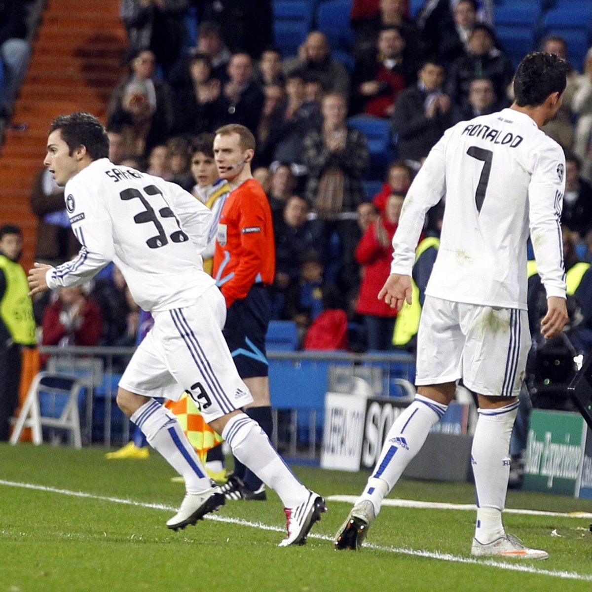 Bildnummer: 07012095 Datum: 08.12.2010 Copyright: imago/PanoramiC
Real CF Madrid (wei