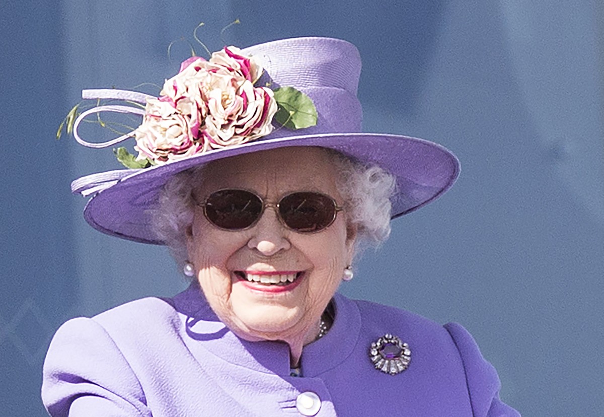 epa06793850 (FILE) - Britain's Queen Elizabeth II reacts during the derby at Epsom Downs racecourse in Surrey, Britain, 02 June 2018 (reissued 08 June). According to the Buckingham Palace the Que ...
