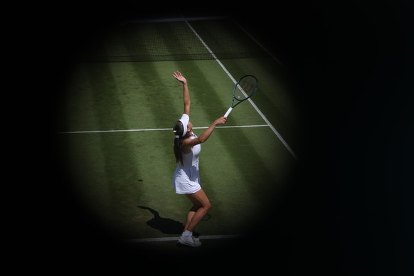&lt;p&gt;Ajla Tomljanovic vom Fotografen kunstvoll in Szene gesetzt.&lt;/p&gt;