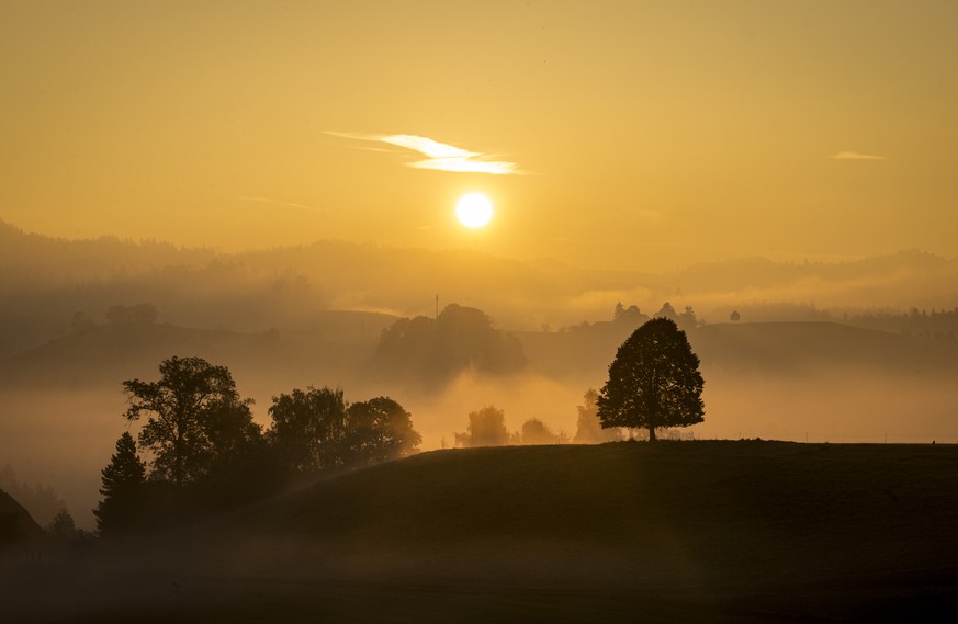 Herbststimmung ueber dem Emmental, am Samstag 16. Oktober 2021 in der naehe von Affoltern im Emmental. (KEYSTONE/Marcel Bieri)