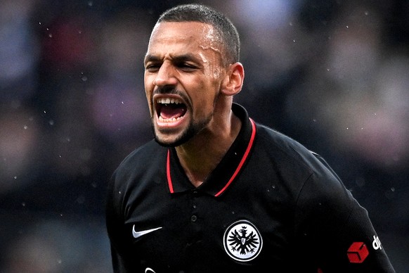 epa09609117 Frankfurt&#039;s Djibril Sow celebrates after scoring the 1-0 lead during the German Bundesliga soccer match between Eintracht Frankfurt and FC Union Berlin in Frankfurt, Germany, 28 Novem ...