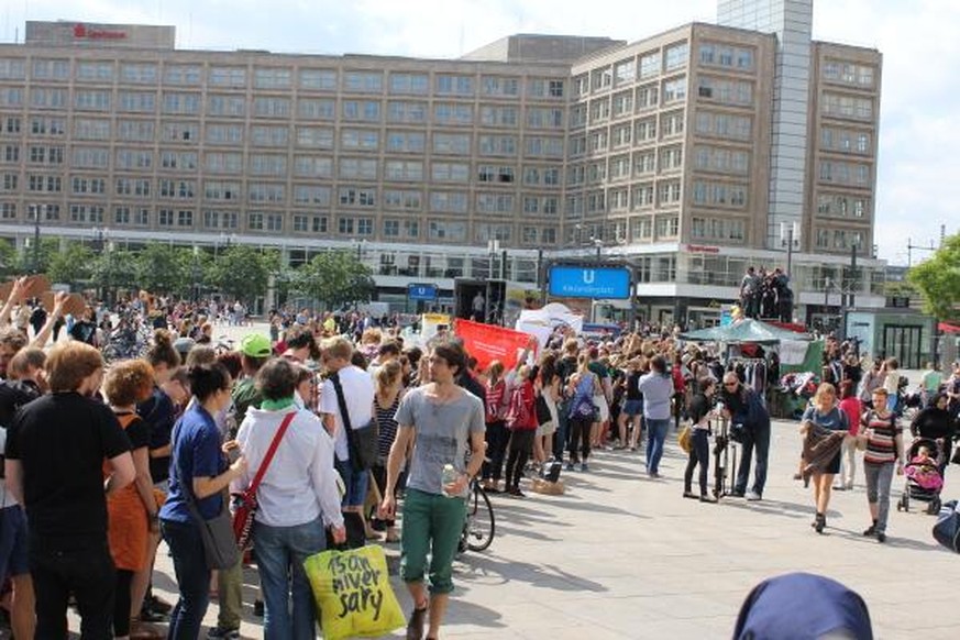 Lange Schlangen vor der Tauschparty