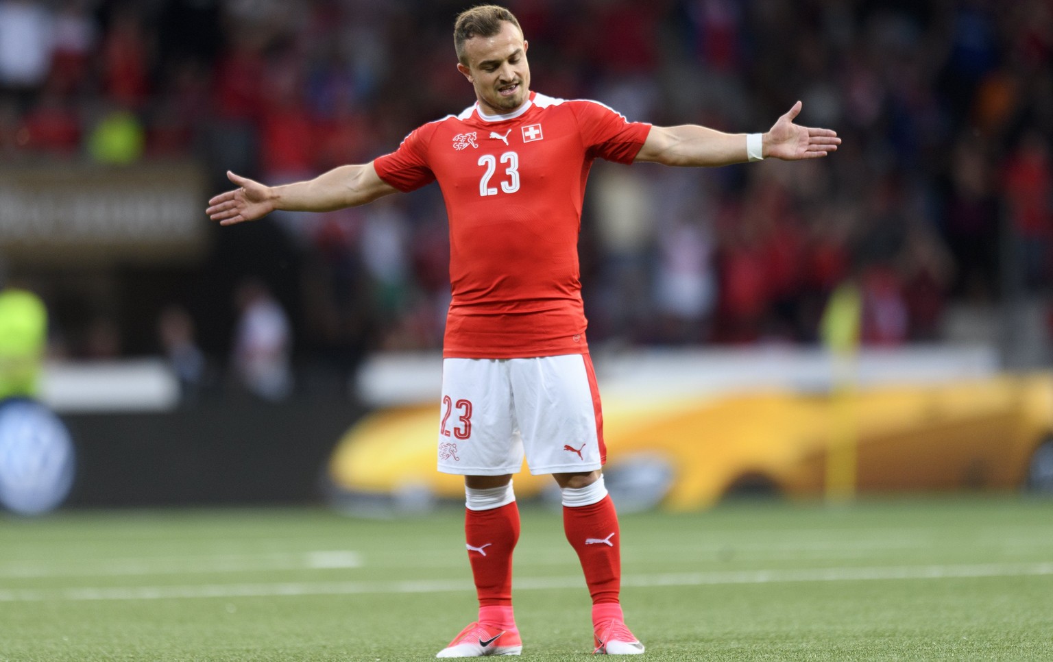 epa06004290 Swiss forward Xherdan Shaqiri celebrates after scoring the 1-0 lead during a friendly soccer match between Switzerland and Belarus at the Stadium Maladiere, in Neuchatel, Switzerland, 01 J ...