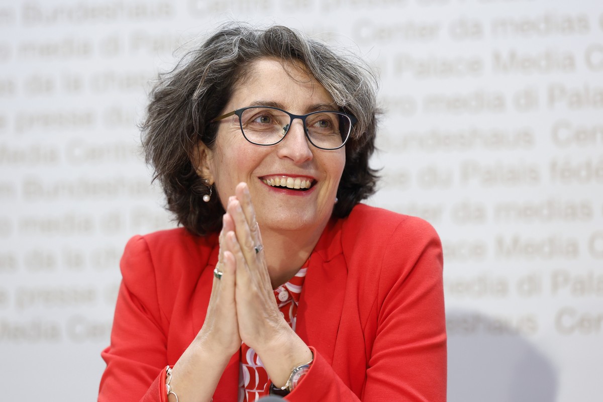 Manuela Weichelt, Nationalraetin GP-ZG, spricht waehrend einer Medienkonferenz des ueberparteilichen Komitees fuer ein "Ja zum Covid-Gesetz" am Montag, 22. Mai 2023 in Bern. (KEYSTONE/Peter  ...