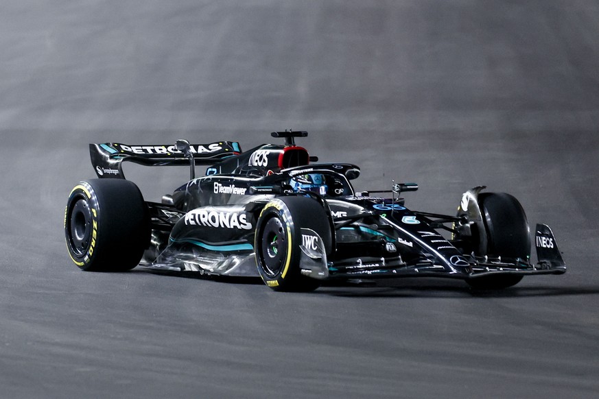 epa10983861 British Formula One driver George Russell of Mercedes-AMG Petronas during the Formula 1 Las Vegas Grand Prix, in Las Vegas, Nevada, USA, 18 November 2023. EPA/ETIENNE LAURENT