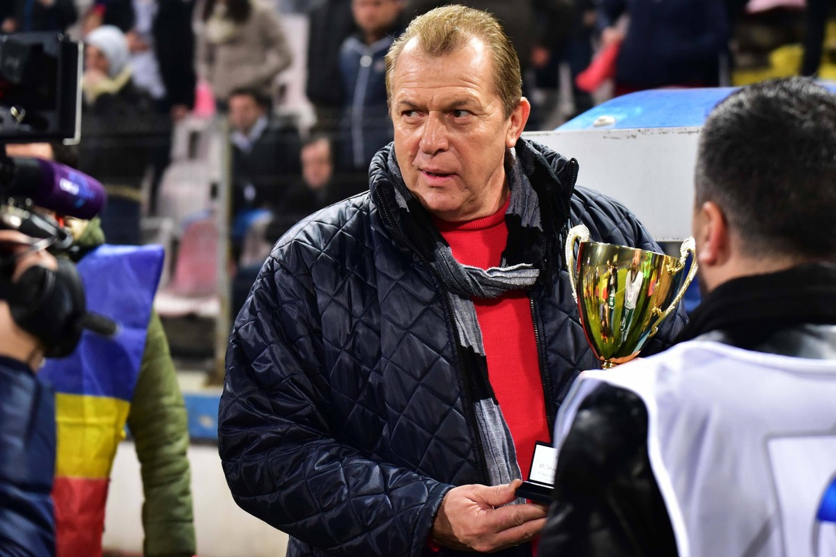 Liga I, Soccer: Steaua Bucharest ROU vs Rapid Bucharest ROU FEB 2015 February 22, 2015: Helmuth Duckadam the president of image of Steaua Bucharest with the Premiile Digi cup before the begining of th ...