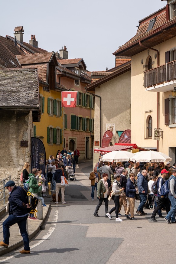 Am Weinfest wird ganz Epesses zur Fussgängerzone.