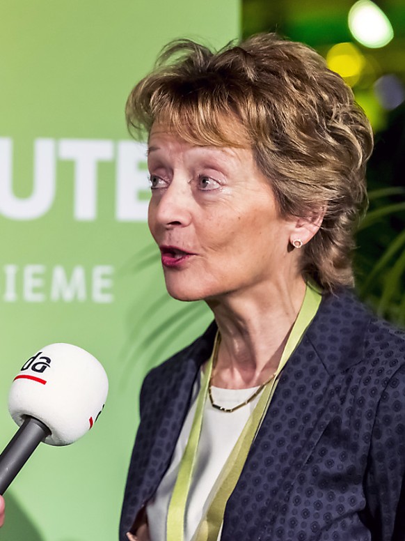 Alt Bundesrätin Eveline Widmer-Schlumpf appelliert an Seniorinnen und Senioren, sich im Zusammenhang mit dem Coronavirus an die Vorgaben von Bund und Kantonen zu halten (Archiv).