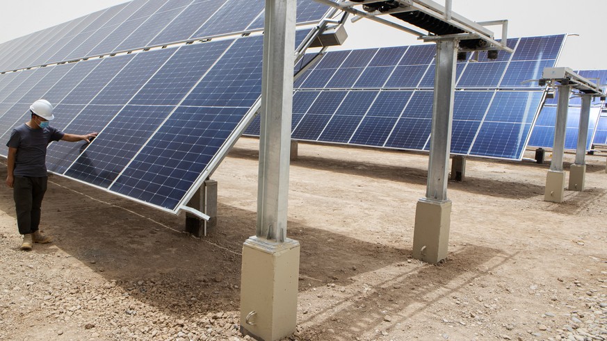 солнечные батареи презентация. солнечный фотоэлектрический модуль. солнечные создания. кпд солнечных батарей. солнечные батареи «солар».