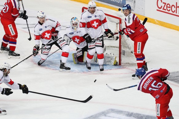 epa06320473 Michal Birner (R) of the Czech Republic in action during the 2017 Karjala Cup ice hockey match between the Czech Republic and Switzerland in the Hartwall Arena in Helsinki, Finland, 10 Nov ...