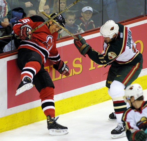 Albelin (l.) im Einsatz gegen die Minnesota Wild.