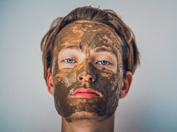 Gesichtsmaske
https://unsplash.com/photos/t7_CN7g5aRA