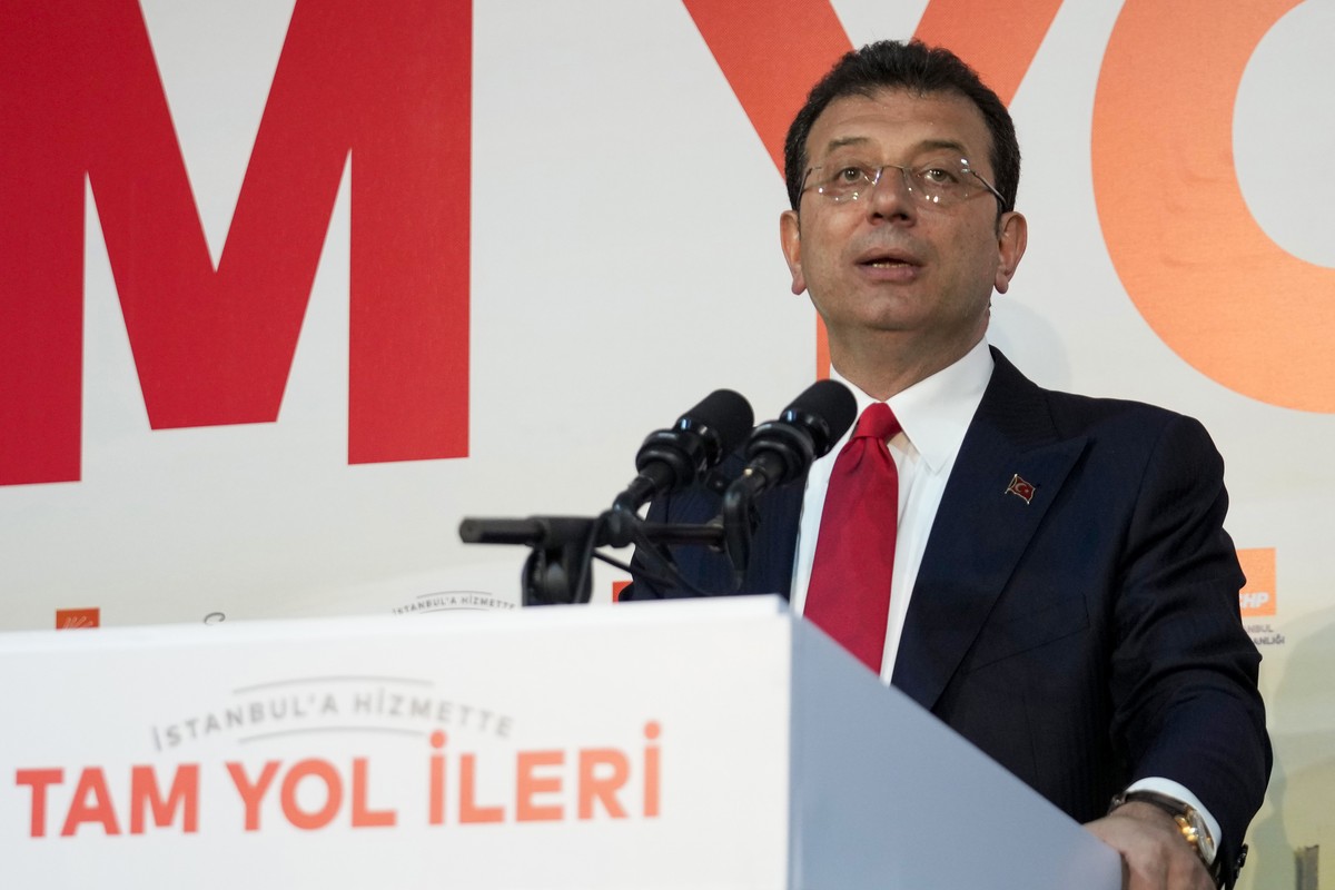 FILE - Republican People's Party, or CHP, candidate for Istanbul Ekrem Imamoglu talks to journalists at his party headquarters in Istanbul, Turkey, March 31, 2024. (AP Photo/Emrah Gurel, file)