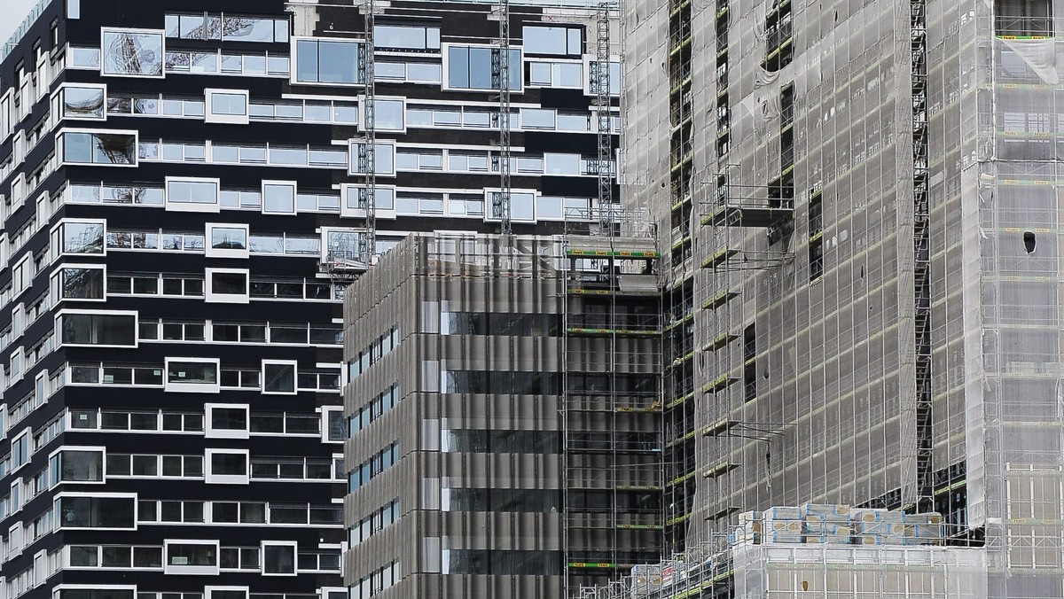 ARCHIVBILD ZUM IMMOBILIENREPORT DER ETH ZUERICH, AM DIENSTAG, 16. OKTOBER 2018 ---- Gebaeude wachsen in den Himmel, aufgenommen am Donnerstag, 30. Mai 2013, in Zuerich West. (KEYSTONE/Steffen Schmidt)