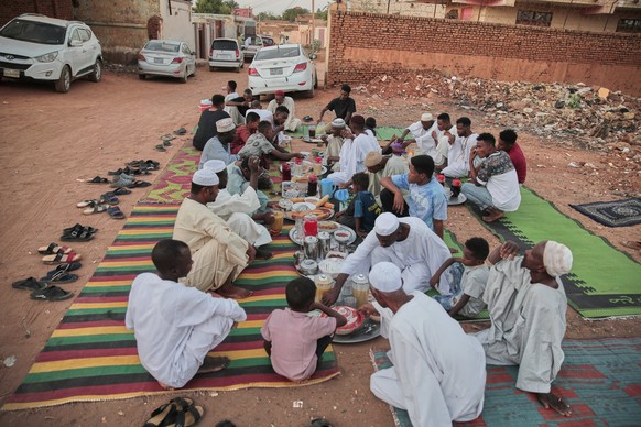 Sudanese wait to break their fast during the holy Islamic month of Ramadan in Khartoum, Sudan, Saturday, Feb. 21, 2026, (AP Photo/Marwan Ali)
Sudan Ramadan