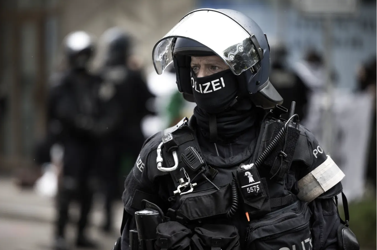 Un policier bâlois.