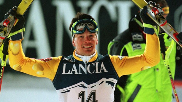 Bruno Kernen freut sich nach dem Slalom ueber die Silbermedaille in der Kombination an der Ski-WM in Sestriere am 6. Februar 1997(KEYSTONE/Karl Mathis)