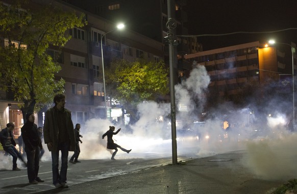 Die Demonstranten warfen Steine, die Polizisten antworteten mit Tränengas.