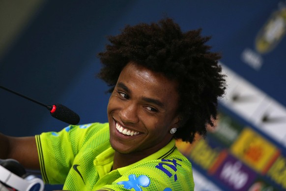 Gut gelaunt: Willian am Sonntag bei der Pressekonferenz.