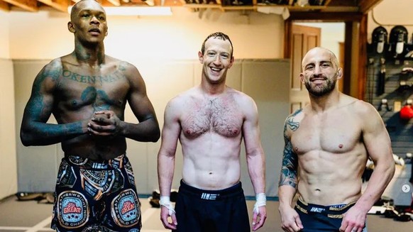 Mark Zuckerberg (m.): The Meta boss trained with Israel Adesanya (l.) and Alexander Volkanovski (r.).