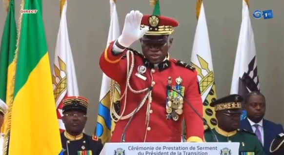 Gabon&#039;s new leader, General Brice Oligui Nguema, has been sworn in. // Gabun Putsch Präsident.