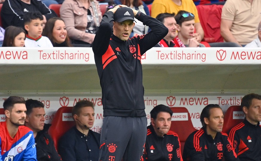 Trainer Thomas TUCHEL Bayern Muenchen, ratlos, Enttaeuschung,Frust,enttaeuscht, frustriert,niedergeschlagen, Einzelbild,angeschnittenes Einzelmotiv,Halbfigur,halbe Figur. Fussball 1. Bundesliga Saison ...