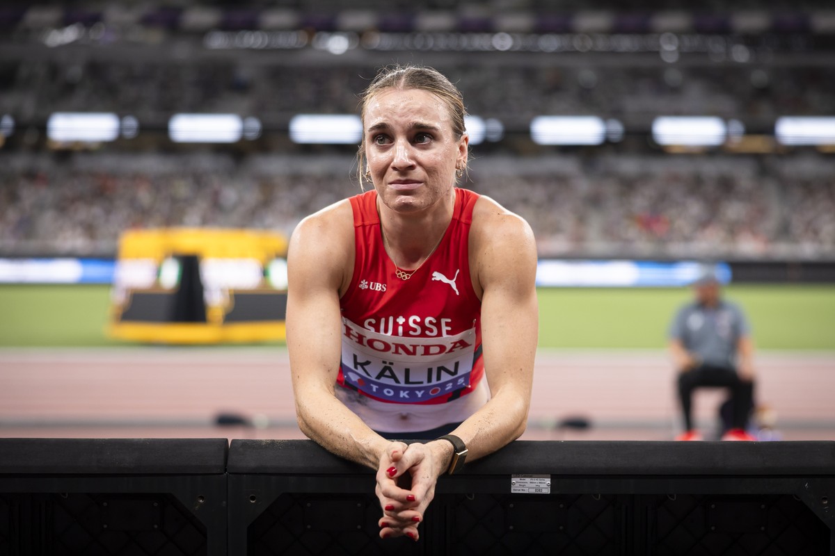 Annik Kaelin of Switzerland reacts during the women's long jump competition as she suffers from pain in the ankle during day one of the World Athletics Championships Tokyo 2025 at the National St ...