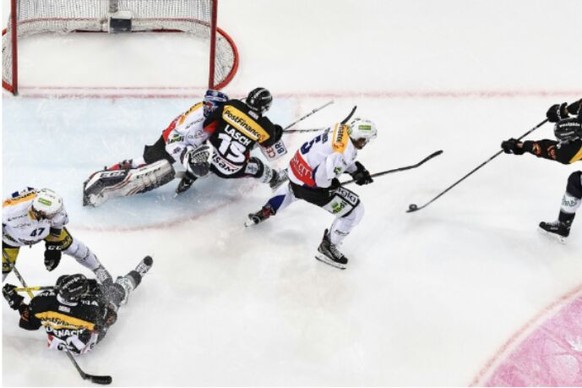 Diese unerwartete Heimniederlage bringt den SC Bern weiter
Mein liebes KlÃ¤uschen, hier hast Du Dir aber viel MÃ¼he gegeben diese absolut verdiente Niederlage schÃ¶n zu schreiben. Ein TorschussverhÃ¤l ...