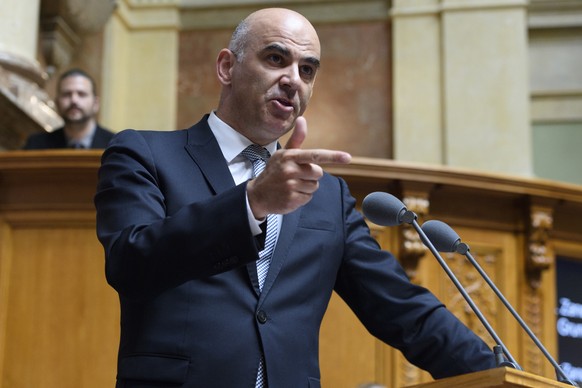 Bundespraesident Alain Berset spricht an der Sommersession der Eidgenoessischen Raete, am Montag, 11. Juni 2018, im Nationalrat in Bern. (KEYSTONE/Anthony Anex)