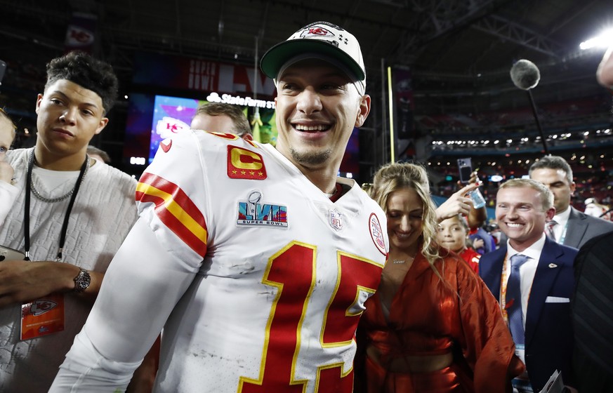 epa10464408 Kansas City Chiefs quarterback Patrick Mahomes celebrates after defeating the Philadelphia Eagles in Super Bowl LVII between the AFC champion Kansas City Chiefs and the NFC champion Philad ...