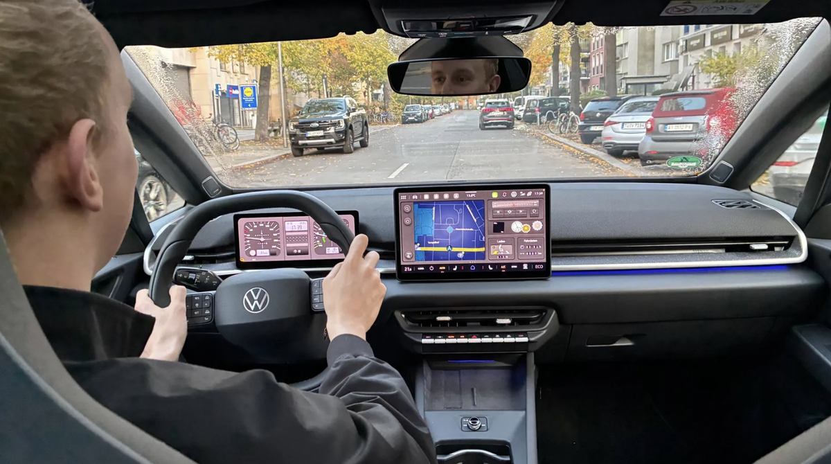 Unterwegs im ID.3 Neo: Das Fahrgefühl ist ausgewogen, die verstellbaren Dämpfer können alles von zart bis hart.