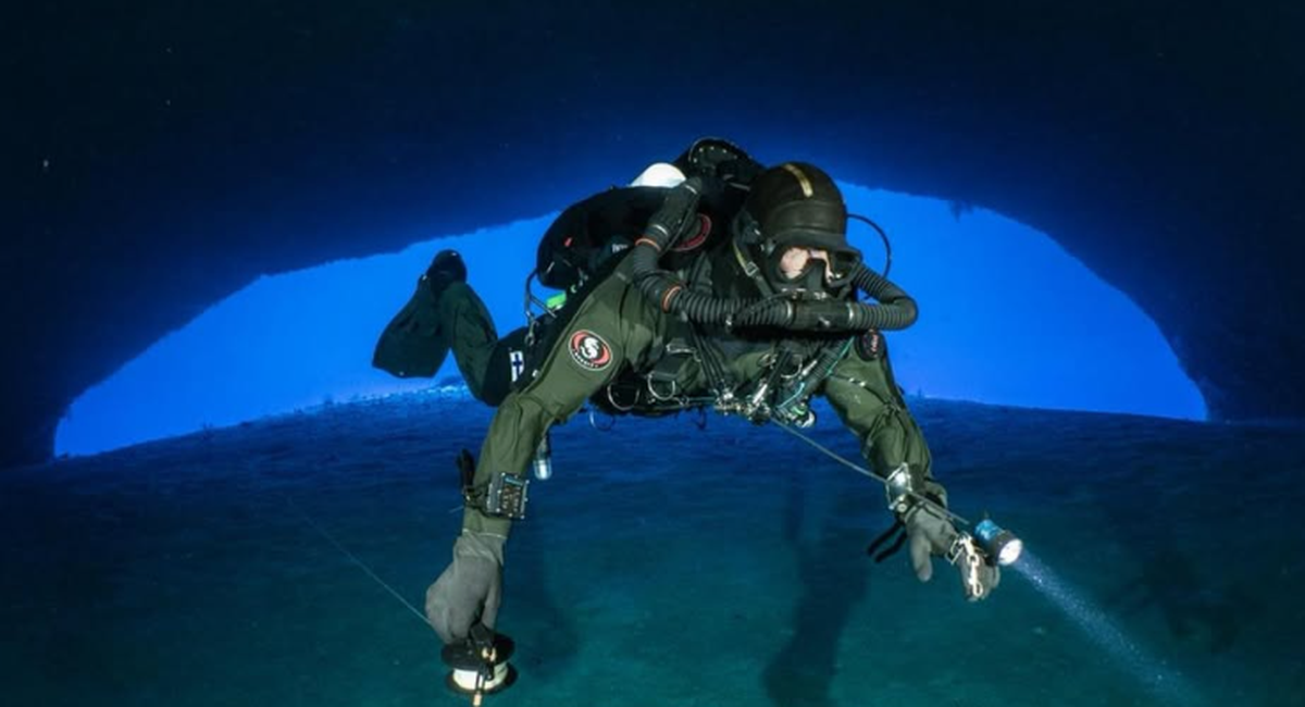 Die finnischen Spezialtaucher veröffentlichten nach der Bergungsaktion erste Bilder aus der Höhle.